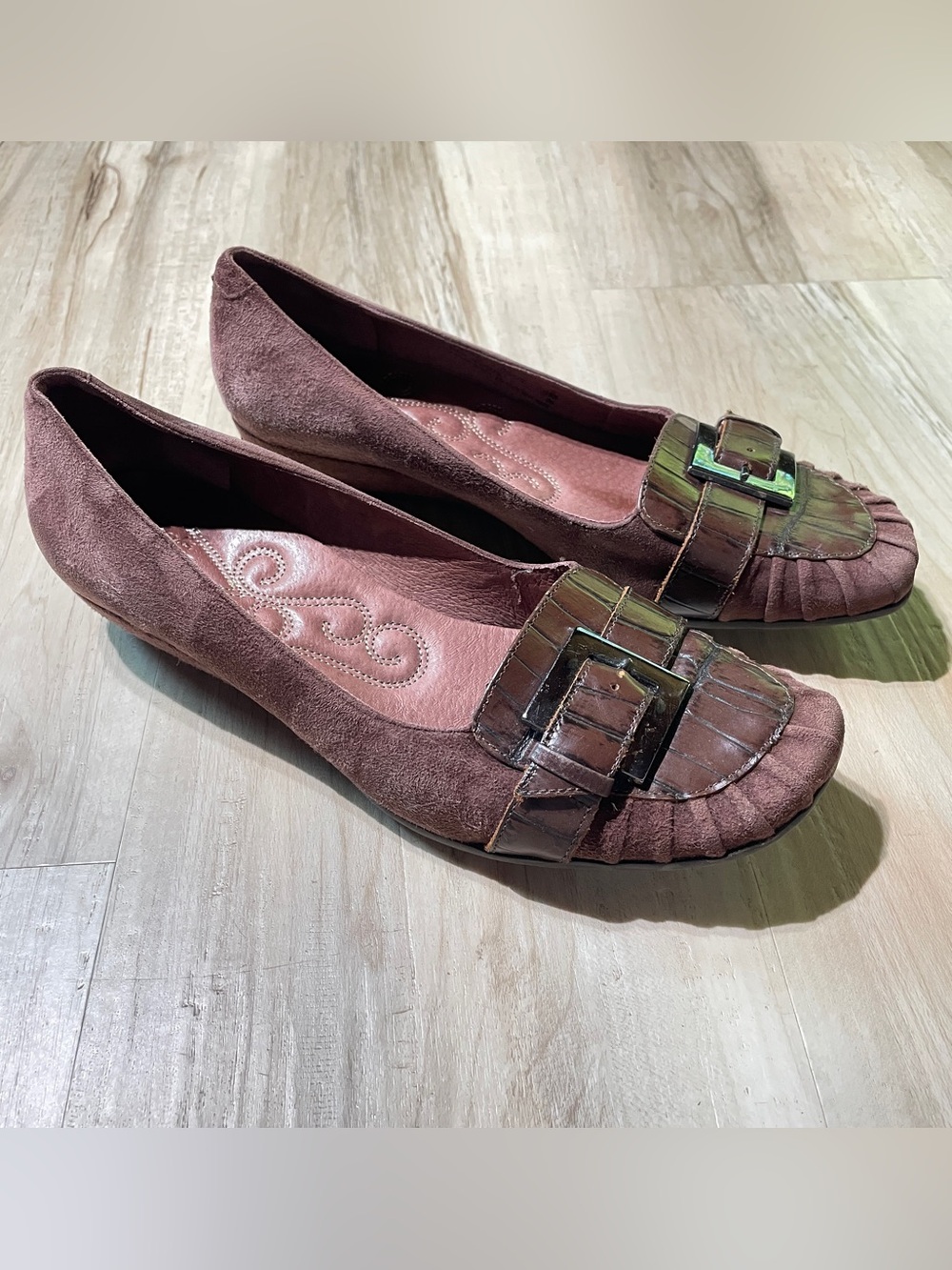 Clark’s Artisan,
Brown/ purple Suede Loafer Flats with Buckle - size 7.5M